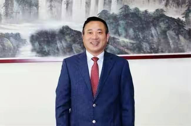 汽车界的coser，五金厂发家，抄袭保时捷，神车众泰之死