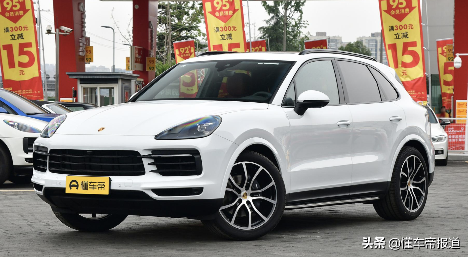 新车 | 瞄准保时捷Cayenne，路虎一代揽胜运动版曝光，造型更凶