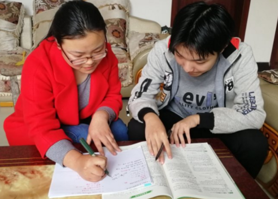 1977年高考试卷流出，题目与现在差距很大，学渣：应该早生几年