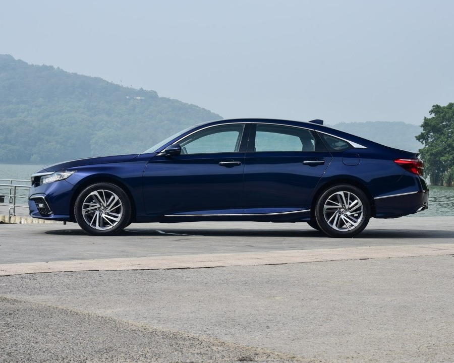东风本田旗舰轿车,混动车型才售20万,却始终卖不过雅阁,为何?
