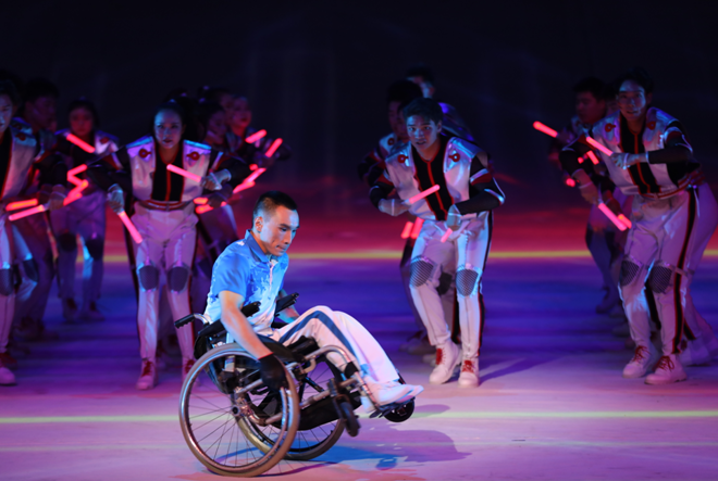 ȫ����ʮһ����˻��ߵڰ˽��ذ»ῪĻʽ����չ�ݲ��