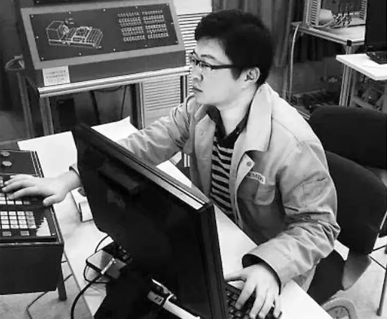 16岁学神考上北大后退学：教育最大的愚昧，是认为只要做题就够了