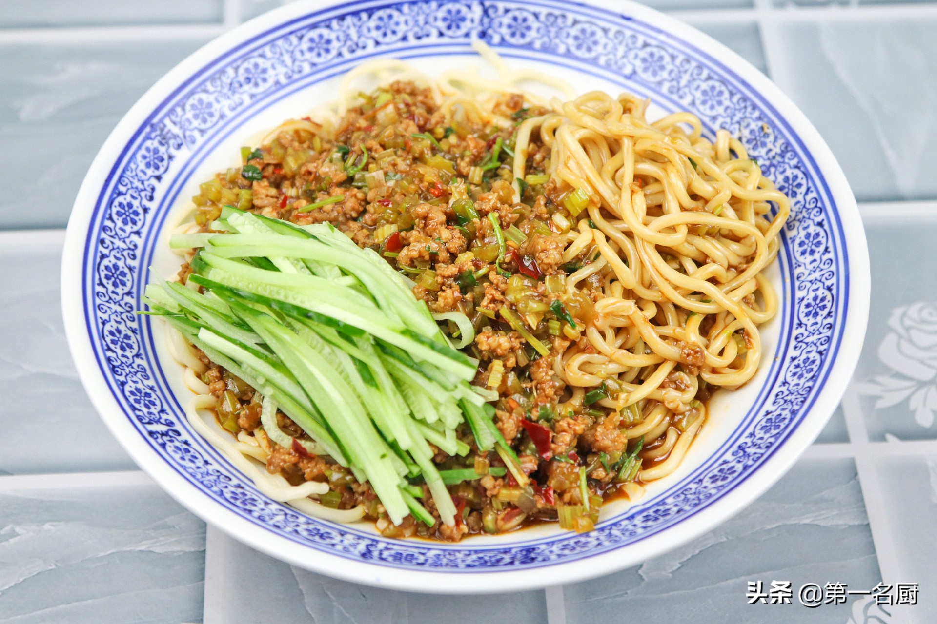 炸酱面怎么做好吃 牛肉炸酱面怎样做好吃-丹霞百科