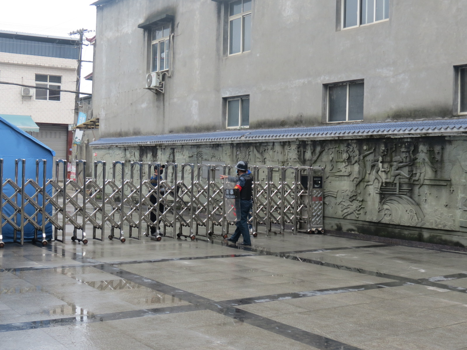 四川东坡区永寿小学开展反恐防暴应急处置演练