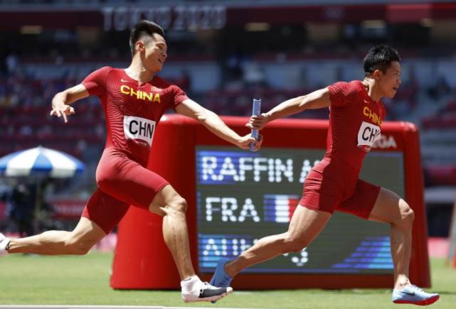 男子100米决赛时间（苏炳添携9秒83再冲金！21：50，CCTV5直播：男子4×100米接力决赛）-华海博客