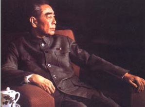 1986年，央视特殊文件送进中南海，胡耀邦：雷英夫是我军的活军史