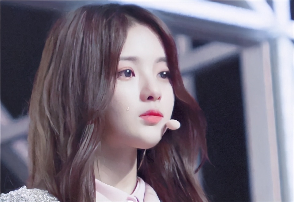 俏丽如诗，气质非凡：创意赞美女生美丽的句子集合