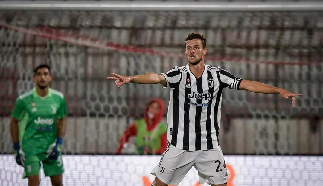 若热将在周四到达都灵城报道（尤文战胜蒙扎捧起贝卢斯科尼杯，桑托斯锋线新星将以300万欧加盟）