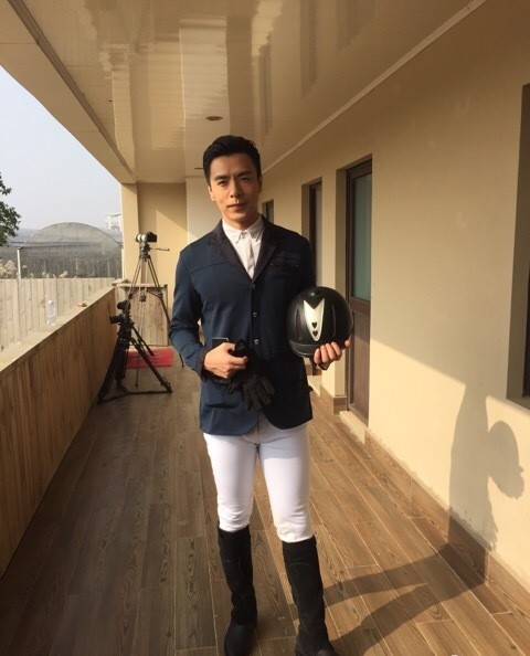 中国世界杯男主播(清华学霸柏栩栩:与李易峰同台选秀,现为男主播,被赞