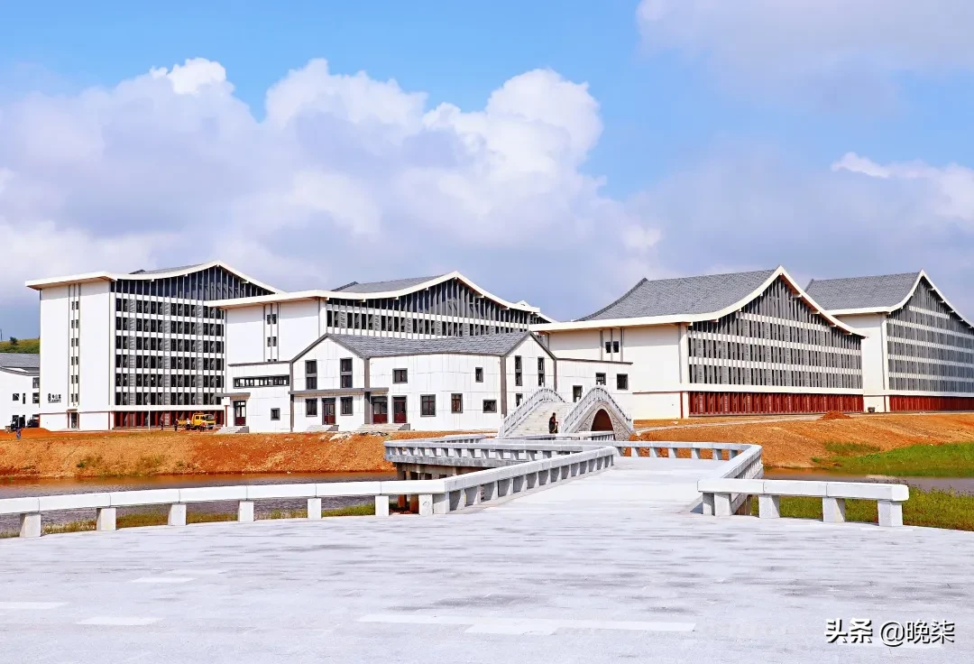 庄河，我们来了！庄河大学城东校区迎接新生剪影