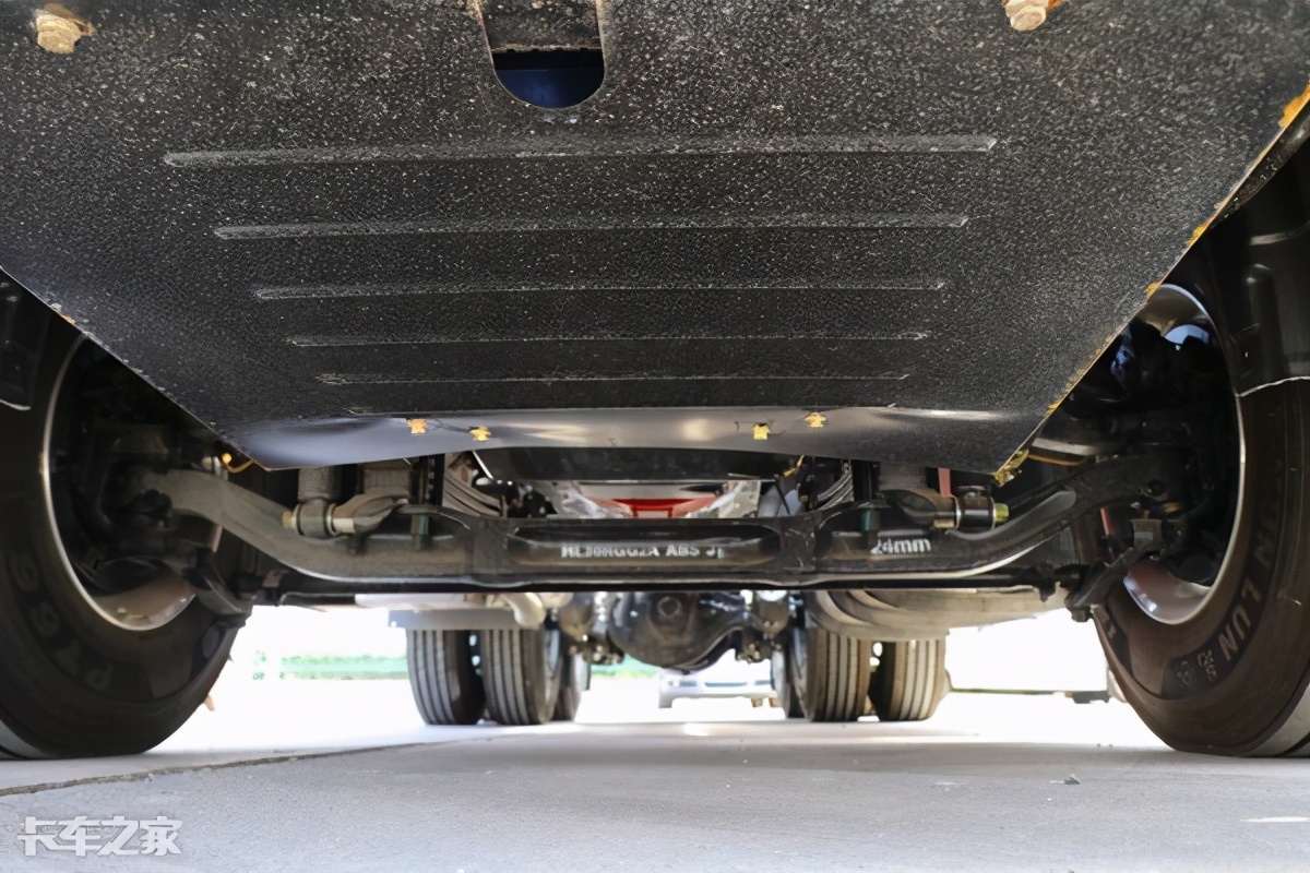 除了550马力自主动力链，汉马H9牵引车还有啥值得骄傲的