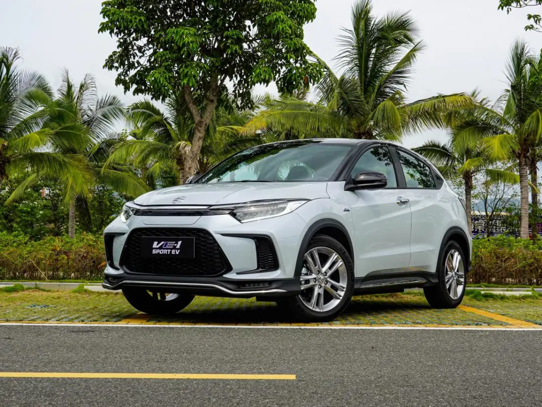 本田出品,双色车身 轿跑身姿超帅,关键是"特省油"