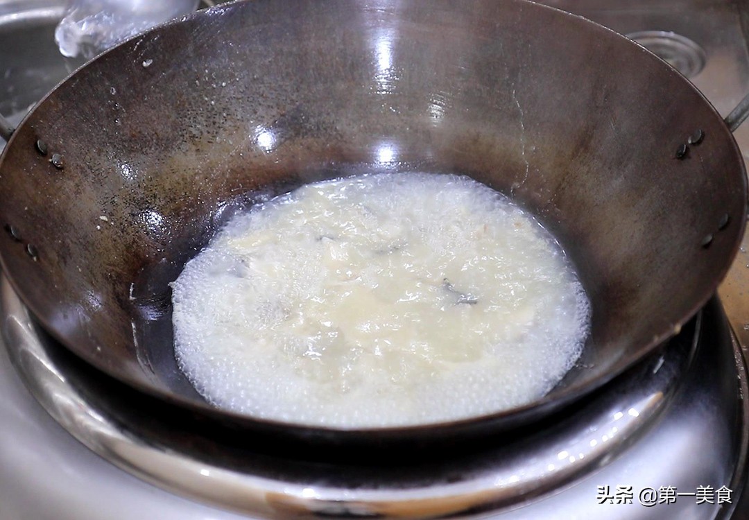 番茄鱼怎么做去腥（番茄鱼这样做鱼片滑嫩如豆腐）