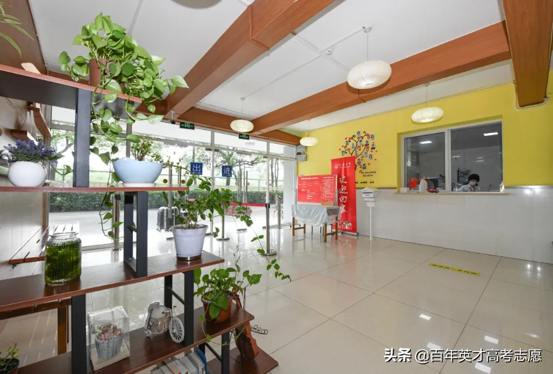 超震撼，看完别哭！揭秘中国高校豪华宿舍，你的学校上榜了吗？