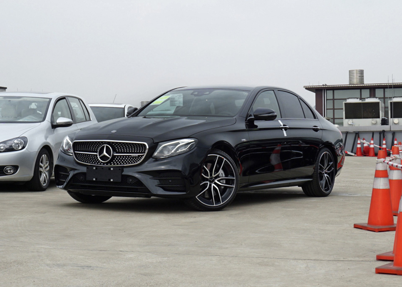 e43奔驰多少钱(奔驰amg e 53轿车亮相,四门轿跑 性能野兽,售价94.