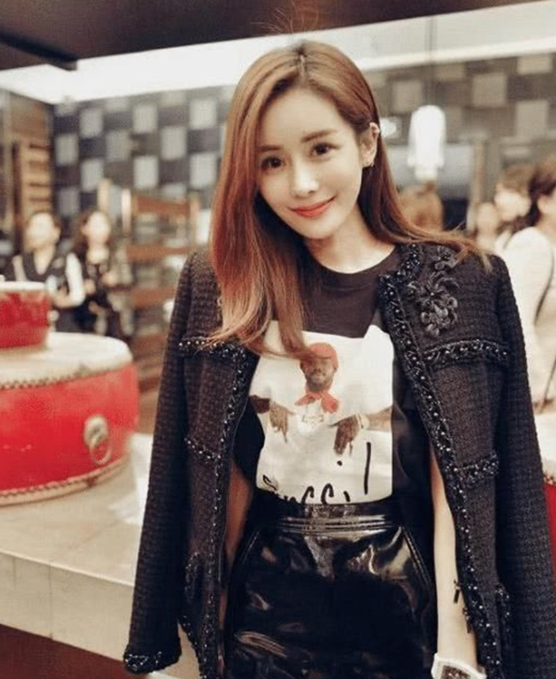 被王思聪骂地摊货，生下孩子后密谋3年，韦雪真的捞了9亿分手费吗