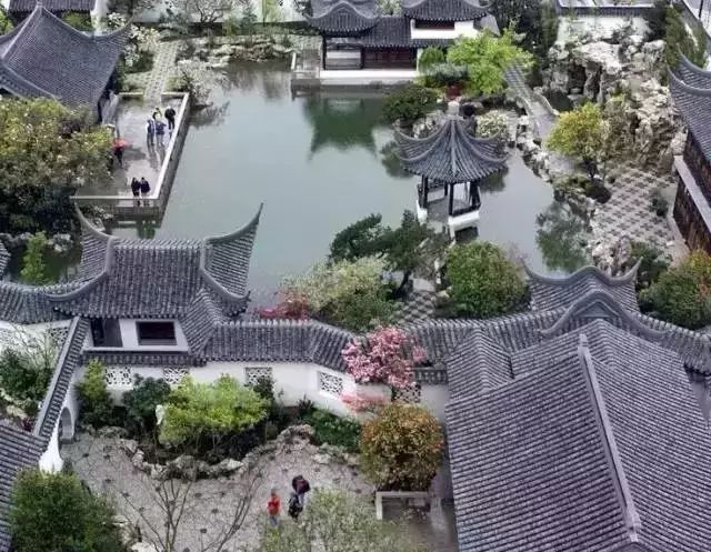 借用古典的手法，打造现代中式庭院