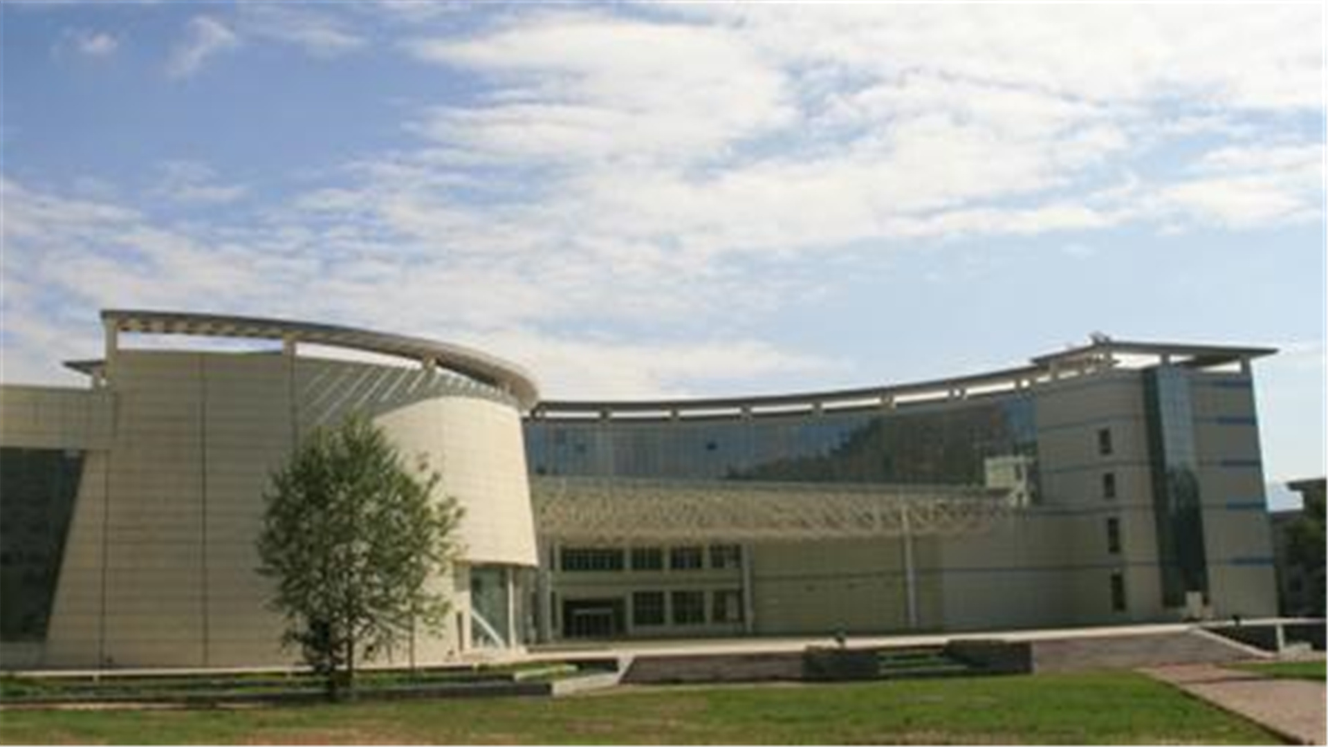 这2所“心酸”的211大学，评估表现不佳，还不如二本院校