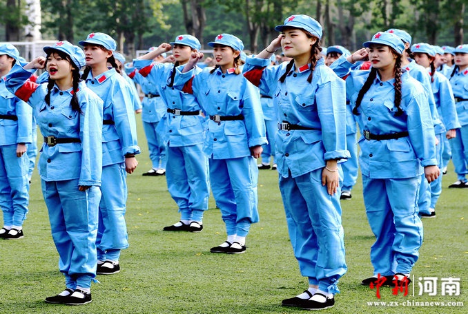 不负韶华 顽强拼搏：许昌职业技术学院举办第17届大学生田径运动会