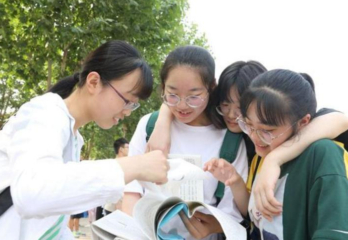 大学四级英语多少分过（英语四六级为何以425分为）