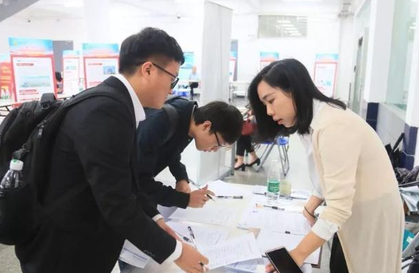 江苏定向选调高校名单公布后，被网友吐槽：江南大学也是名校？