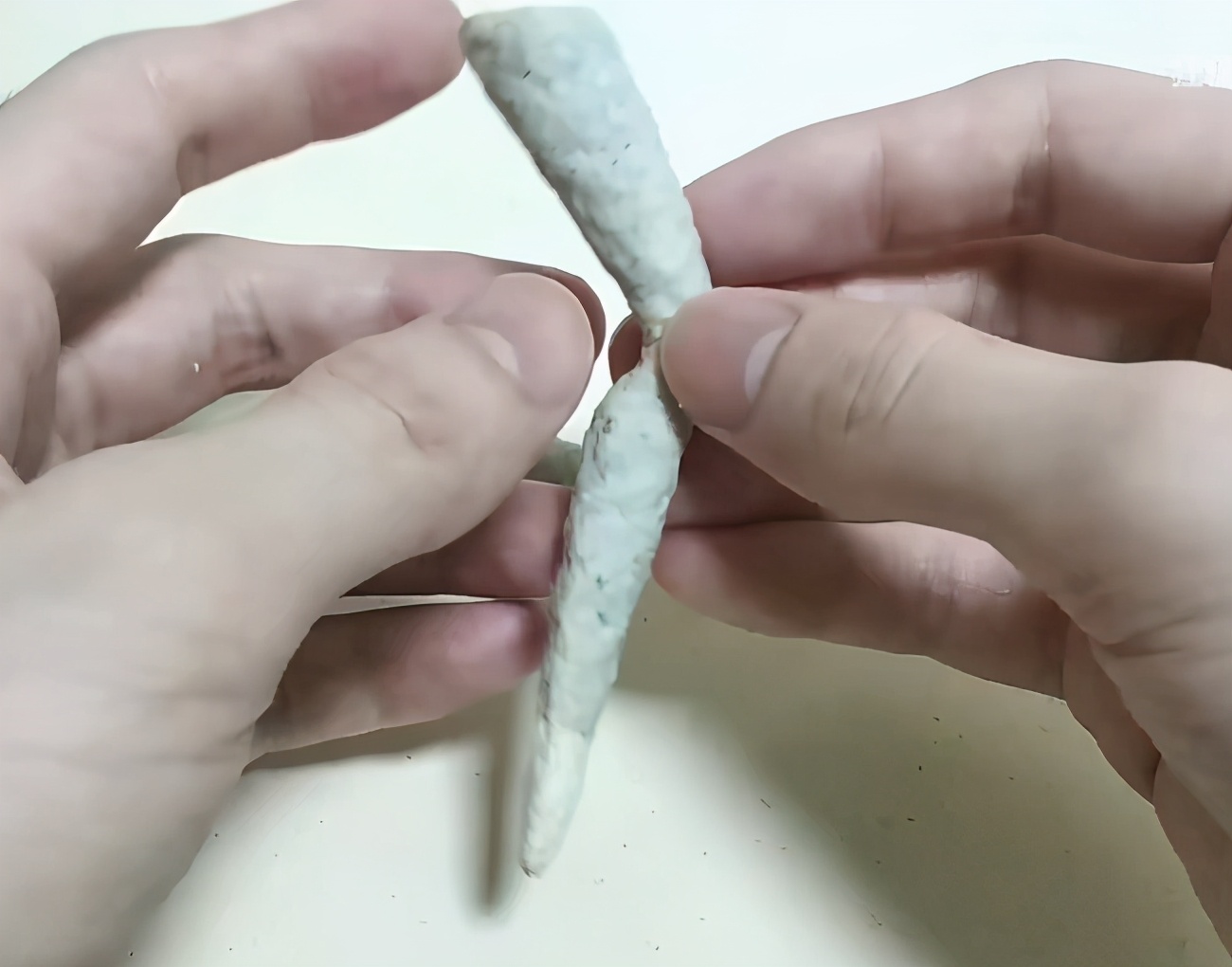 家里废纸不要贱卖，按照这个方法做手办，能让人感觉“买不起”