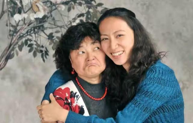 “最强姐妹花”：走出清华后，一个当上科学家，一个成为商业精英