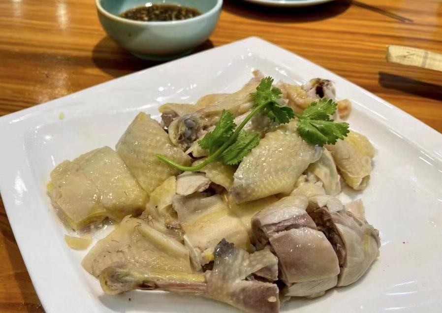 上海开了80年的国营砂锅饭店，一份鱼头98元，来吃的都是本地人