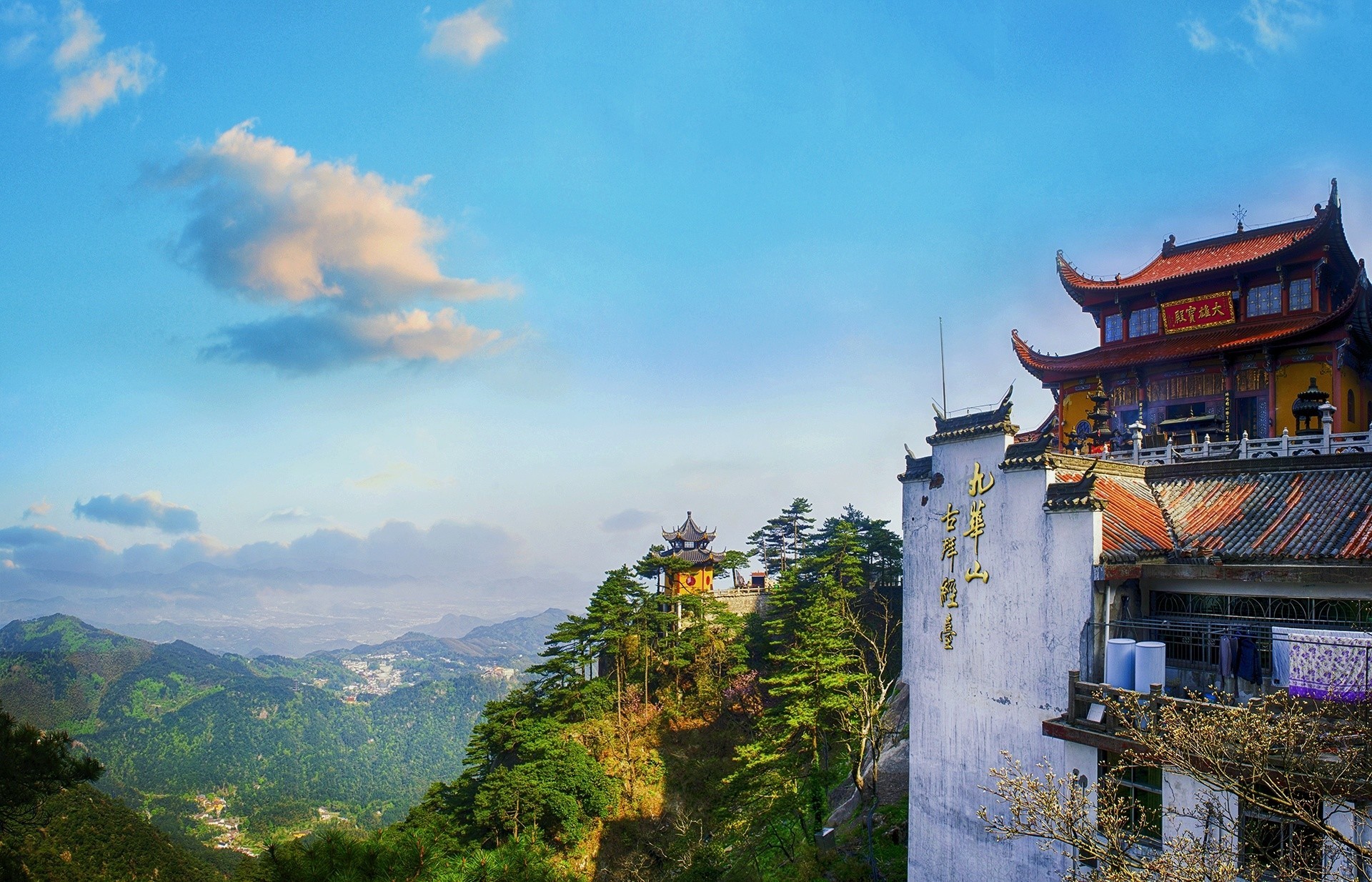 中国佛教四大名山中，九华山有何不同，为什么肉身菩萨这么多？