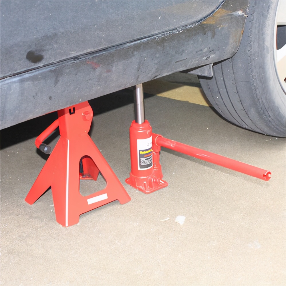 千斤顶怎么用 千斤顶怎么安装视频-千百号