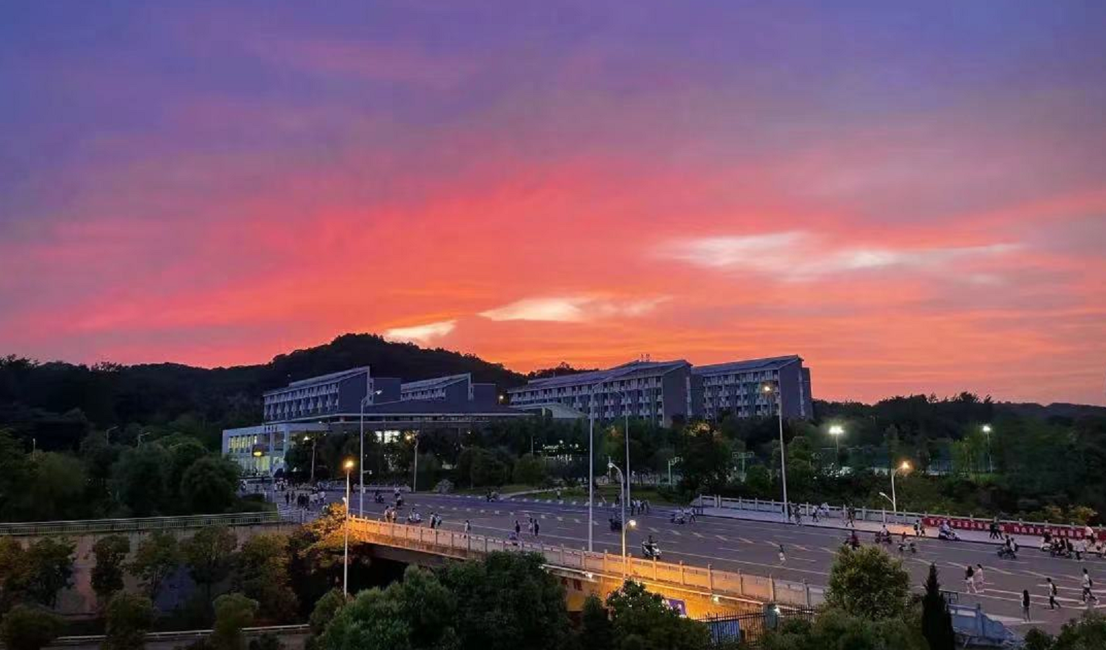 高校春色——滁州学院