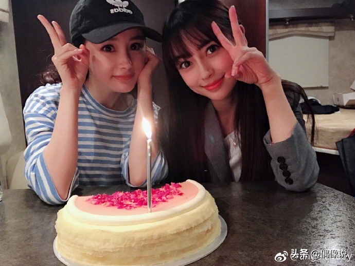 8月份我将庆祝32岁生日(baby庆祝倪妮32岁生日，用到一个新昵称，闺蜜情熬过“七年之痒”)