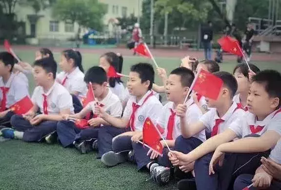 上海这10所私立学校校服太漂亮了！每一张都是高颜值