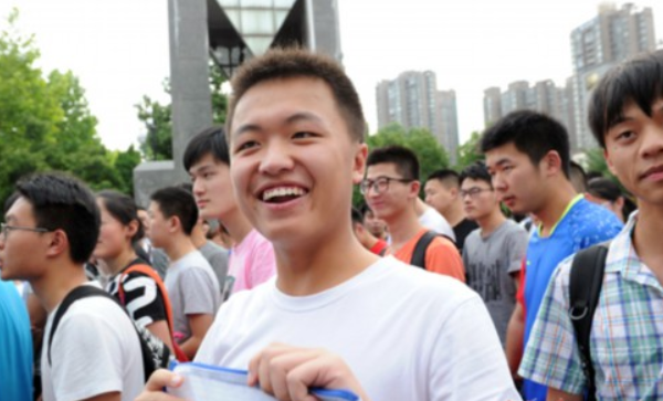 山东高考考生（21年高考怎么了）