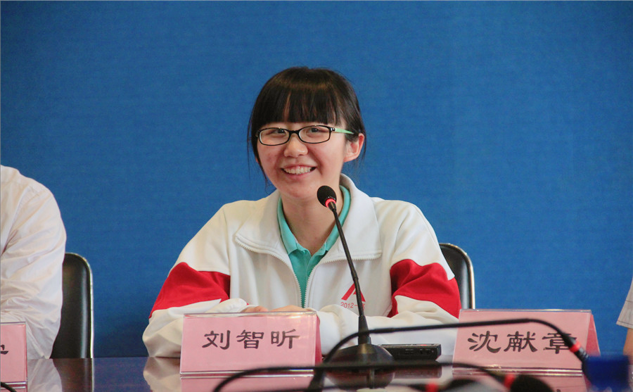 “山东学霸”刘智昕，高考裸分721，遭清华北大争抢，为何如此牛