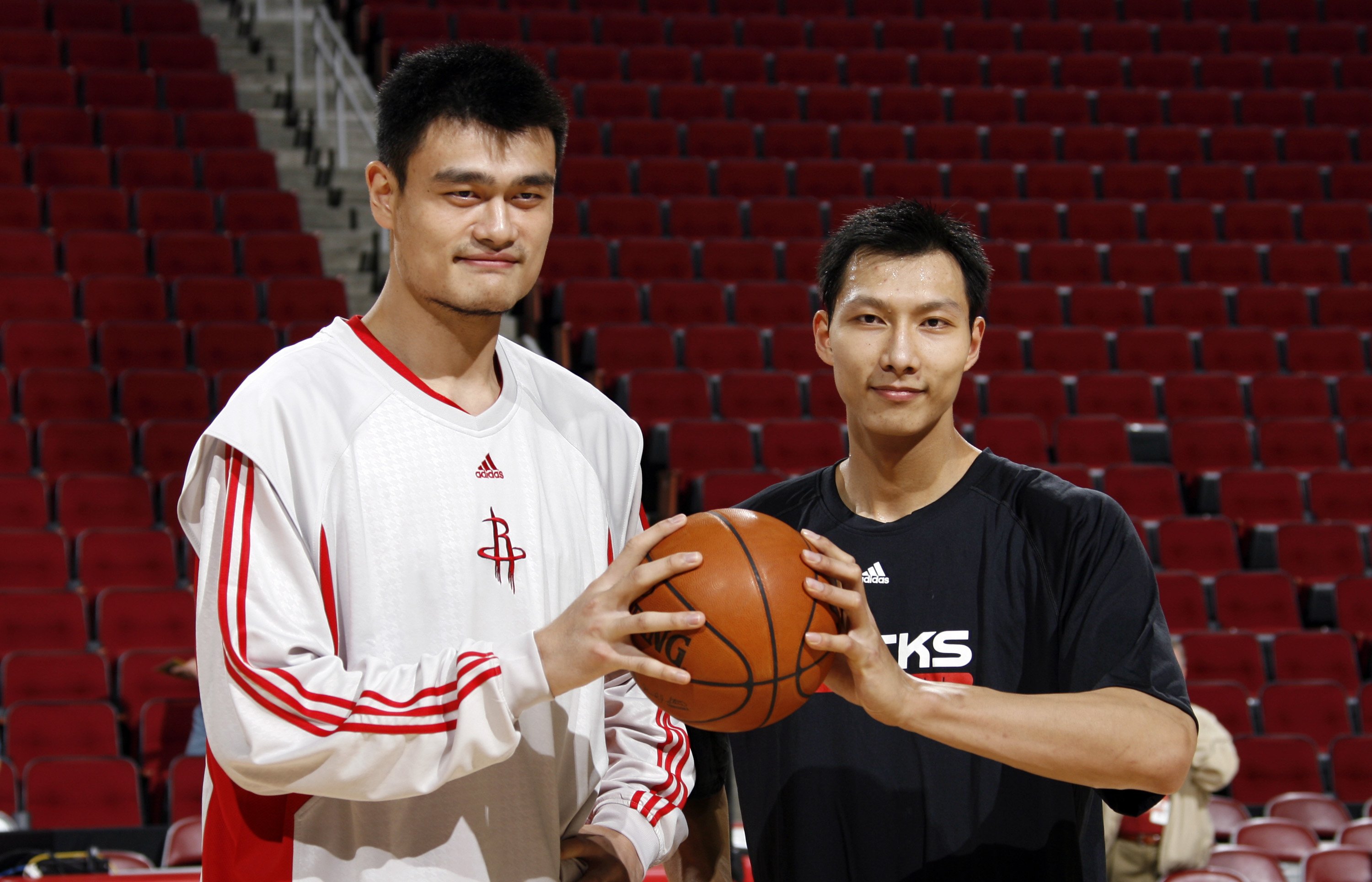 易建联在NBA拿了多少分(易建联NBA生涯合计得到2148分，那姚明、林书豪、王治郅多少分？)