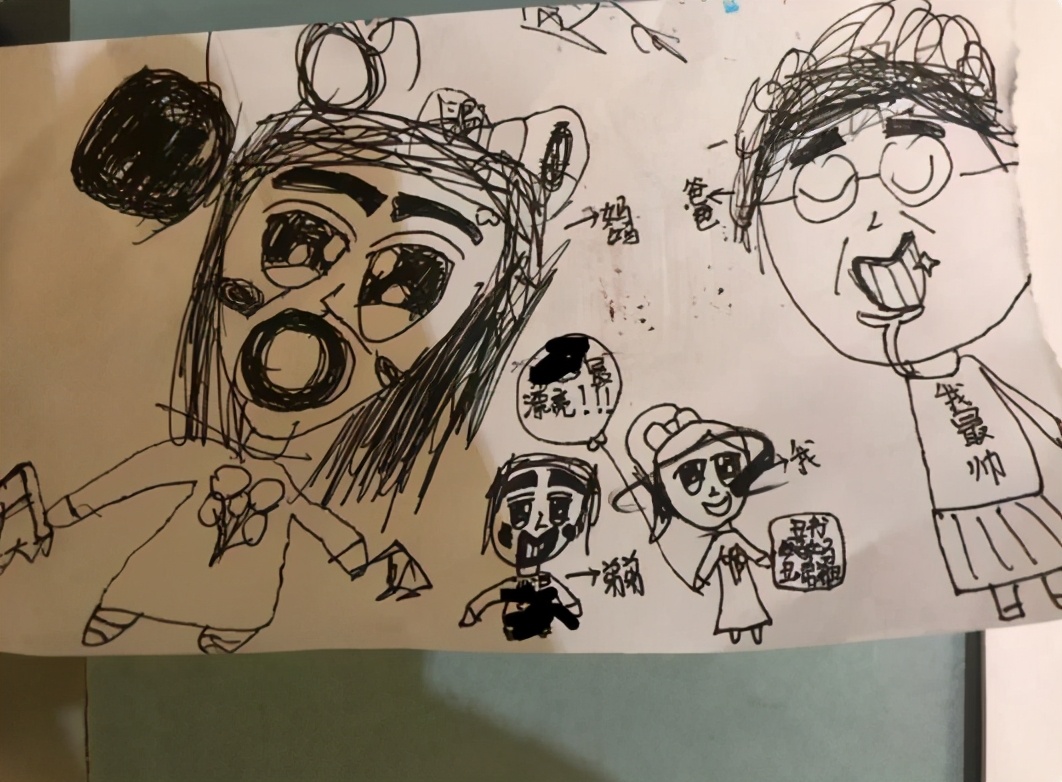 小学生画妈妈唯美睡姿走红，温馨笔触感动网友