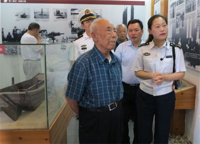 �������Ӳ캣�����ӣ�����սʿ�Ļ�ʳ�������쵼���㲻������