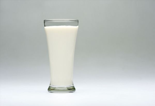 牛奶怎么加热最好（牛奶存放和加热及饮用方式全部教会你）