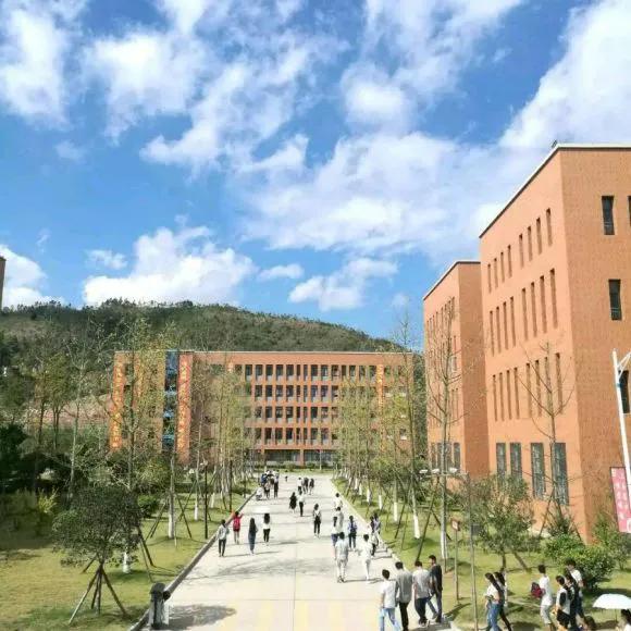 貴州財經大學商務學院