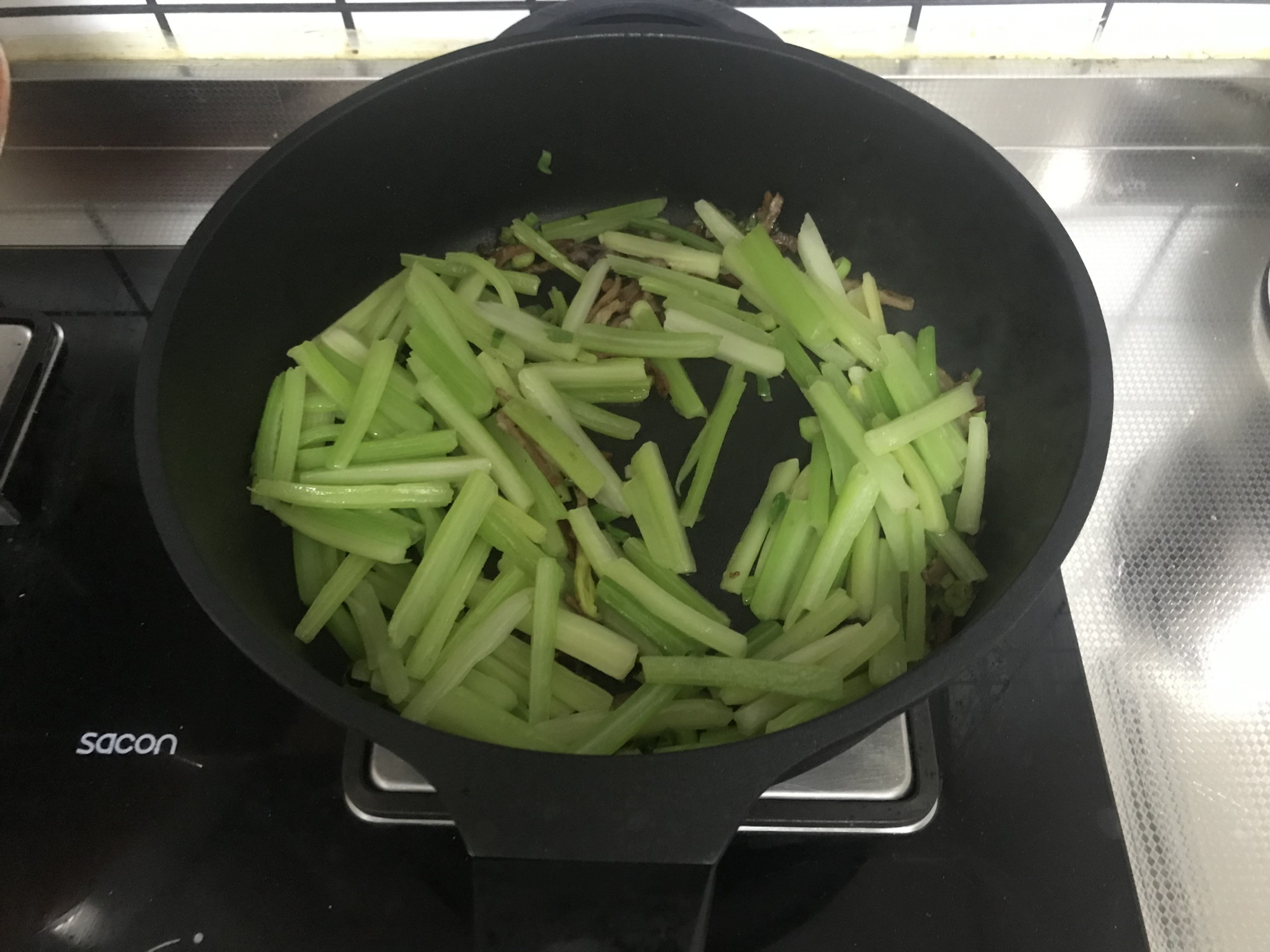 图片[9]-【开胃芹菜】做法步骤图 鲜嫩又低脂 人人吃得起-起舞食谱网