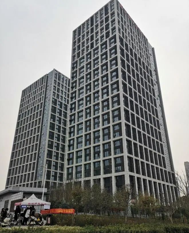买了套房，掉坑里了……
