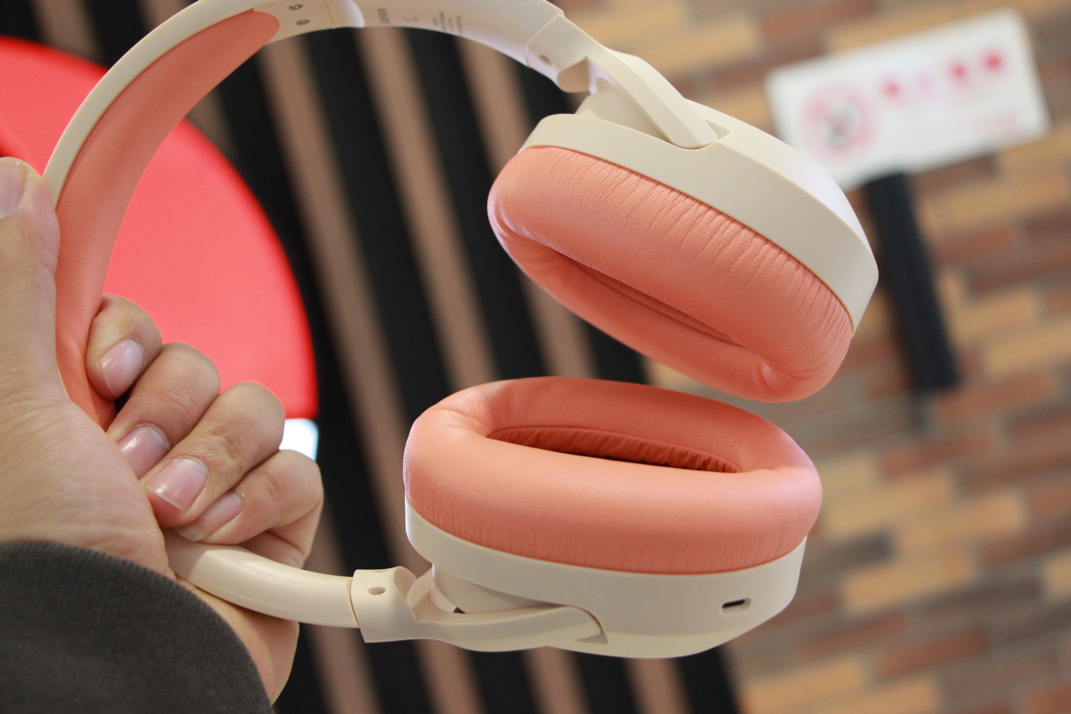 真无线耳机总是坏？漫步者W820NB头戴式耳机结实抗造