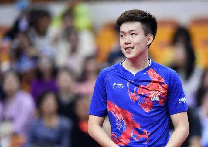 黄石边喝边看世界杯(在没有比赛的日子里,国乒迎来