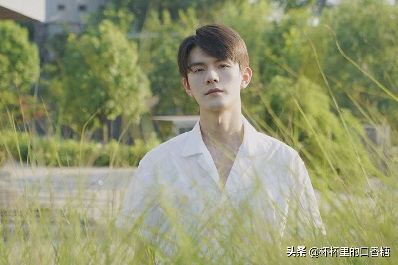 《一生一世》9演员私服照！梅行是1997年小鲜肉，宏晓誉170大长腿