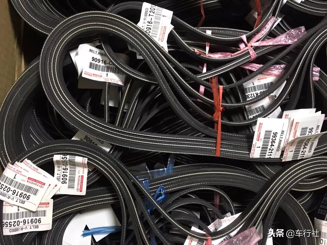 你的车8万公里了吗?该换发动机皮带了,要不干脆自己买吧!