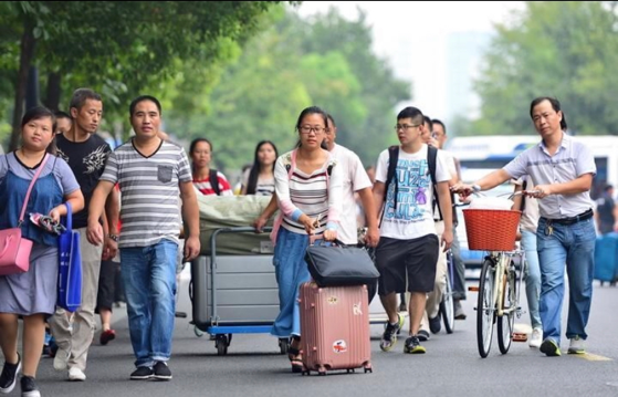 大一新登场，电脑是大学生的“必备品”吗？听听过来人的经验之谈