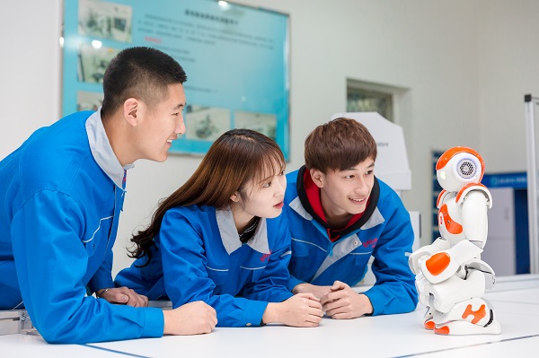 上海这所211大学太低调，实力强劲录取分数低，适合中等生捡漏