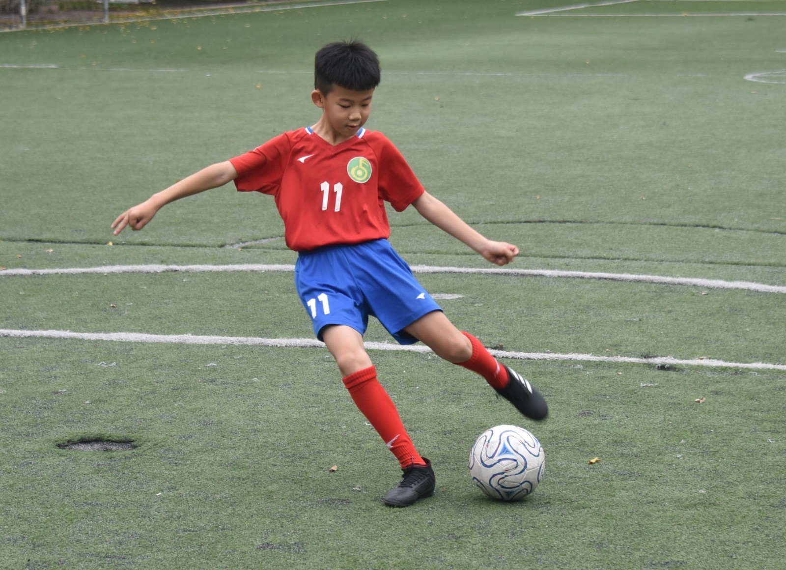 天河｜七场比赛攻入20球荣获“最佳射手 ”，龙洞小学这个“足球小子”不简单！