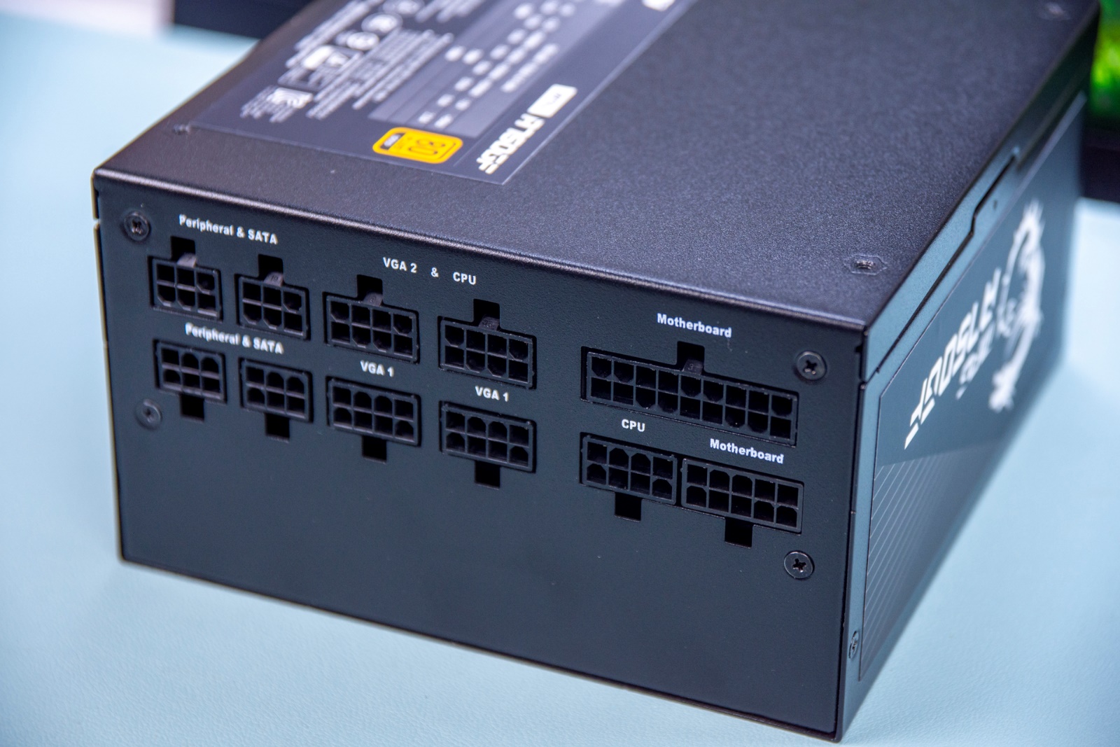 微星X570S主板领衔，三套件助力打造开放式桌面主机
